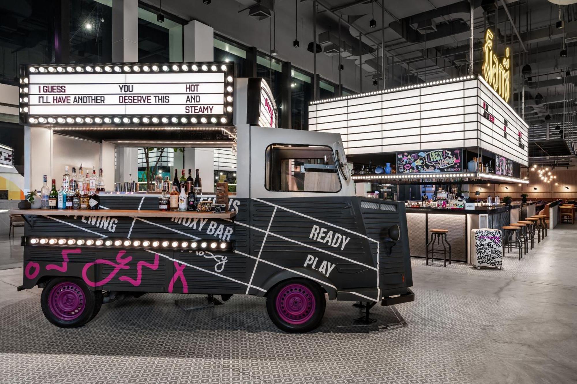 Moxy Bangkok Ratchaprasong Banguecoque Exterior foto