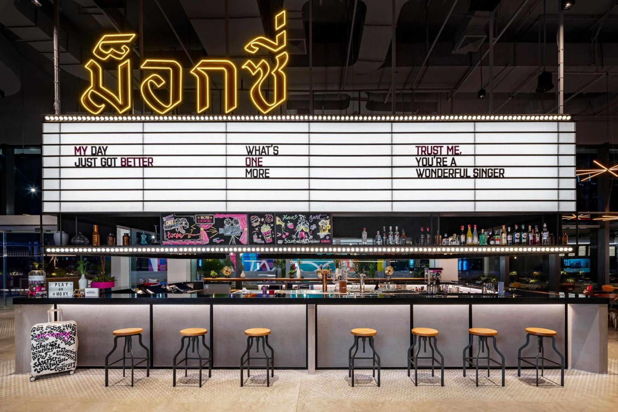 Moxy Bangkok Ratchaprasong Banguecoque Exterior foto